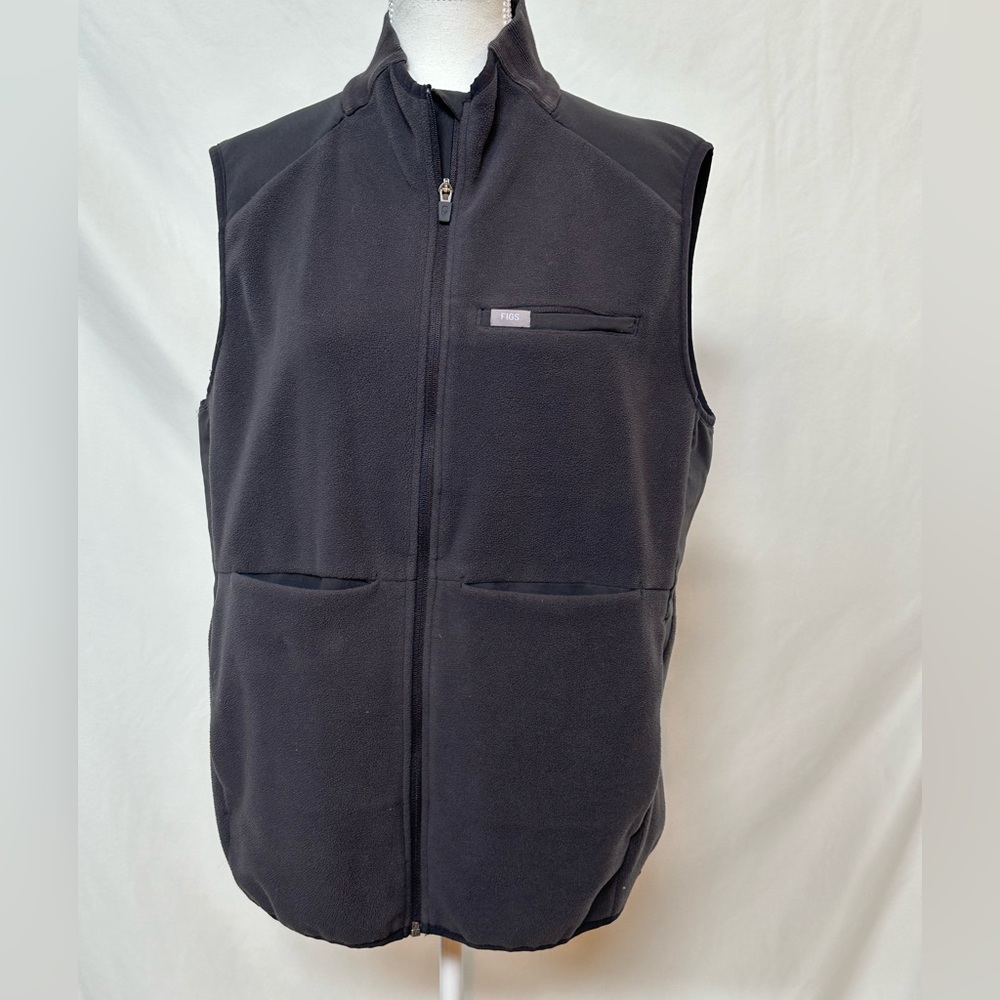 Figs on-shift charcoal fleece vest scrubs XL
